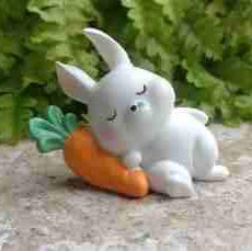 Artpark Miniature Bunny on Carrot APM57