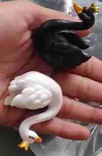 Artpark Miniature King Swan Black APM29